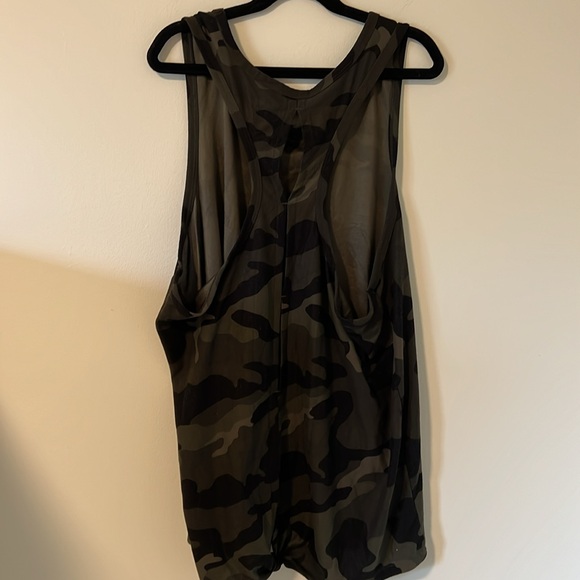 Old Navy Active Camo tank - Picture 3 of 4
